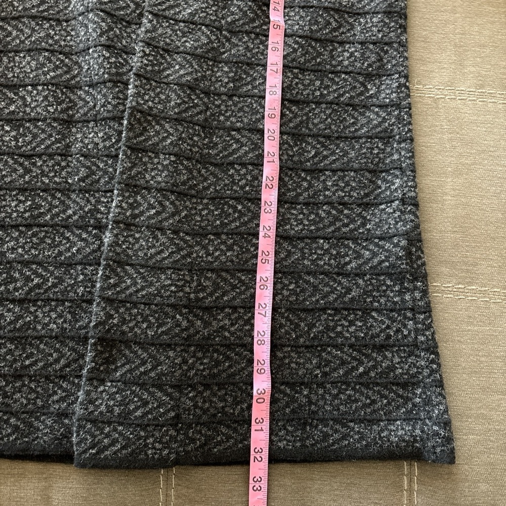 Chiaramente Elegant Textured Women's Cardigan. 70% wool. Made in Italy. - Picture 5 of 7